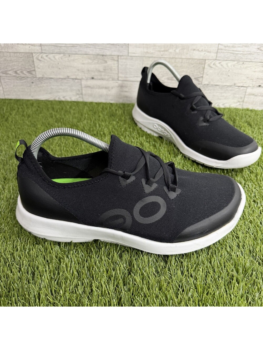 Oofos OOmg LS Low Men's 10.5 Black Recovery Pain Relief Athletic Shoes